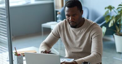 30 Best Side Hustles You Can Do From Home (and What They Pay)