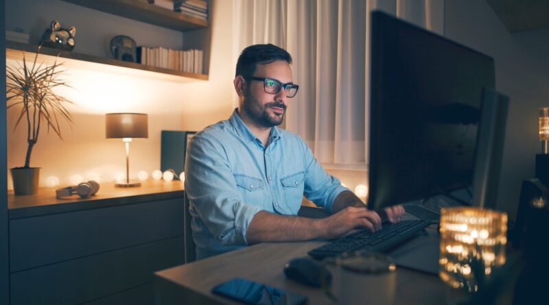 Why 53% of American Workers Are Secretly Breaking up Their 9-to-5 Workday