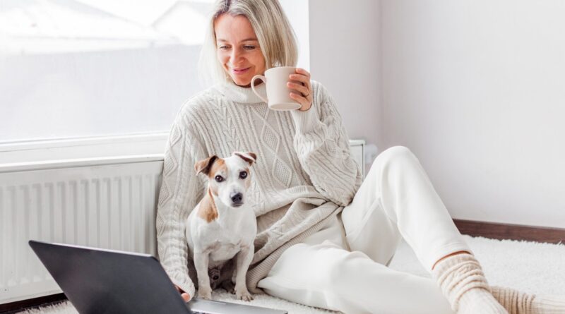 6 Low-Stress Side Hustles That Don’t Require a Car or a Degree 6 Low-Stress Side Hustles That Don’t Require a Car or a Degree