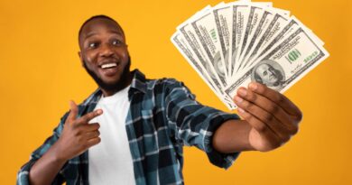 Earn Extra Cash With These 9 High-Paying Side Gigs Earn Extra Cash With These 9 High-Paying Side Gigs
