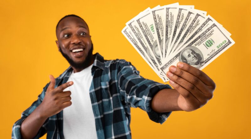 Earn Extra Cash With These 9 High-Paying Side Gigs Earn Extra Cash With These 9 High-Paying Side Gigs